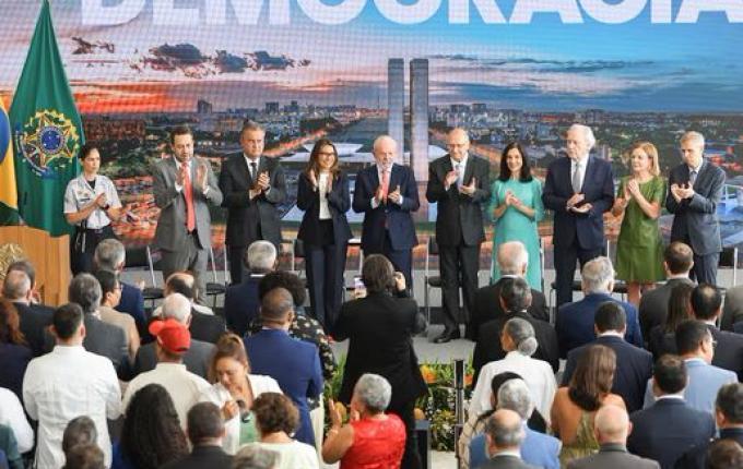 Lula assina veto do PL da Dosimetria em cerimônia do 8 de Janeiro