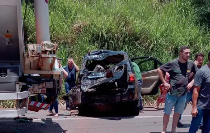 Caminhão de SMOeste se envolve em grave acidente no Paraná