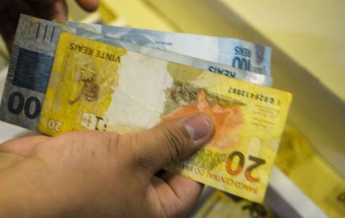 Lula envia ao Congresso projeto de valorização do salário mínimo