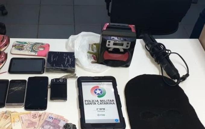 Trio é preso acusado de assaltar ciclista