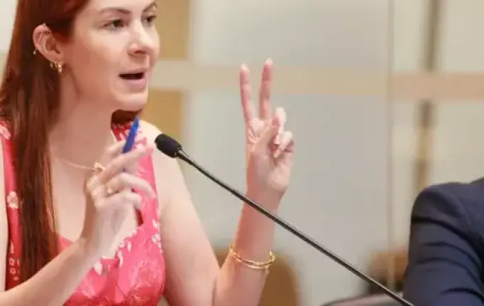 Deputada de SC processa 17 pessoas em razão de postagens em redes sociais