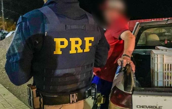 PRF iniciará fiscalização de veículos estacionados sobre calçadas na Willy Barth