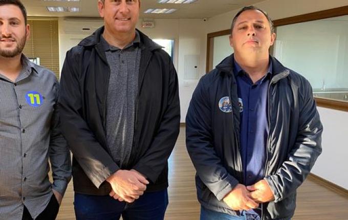 Candidatos a prefeito de Barra Bonita chegam para debate na Rádio Peperi