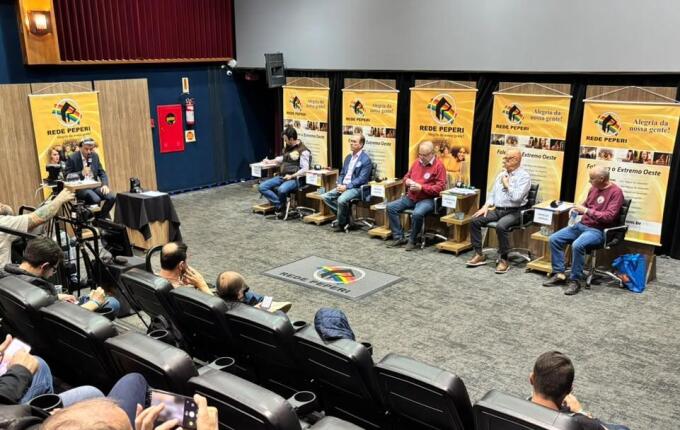 Candidatos ao Senado se apresentam no primeiro bloco do debate da Peperi