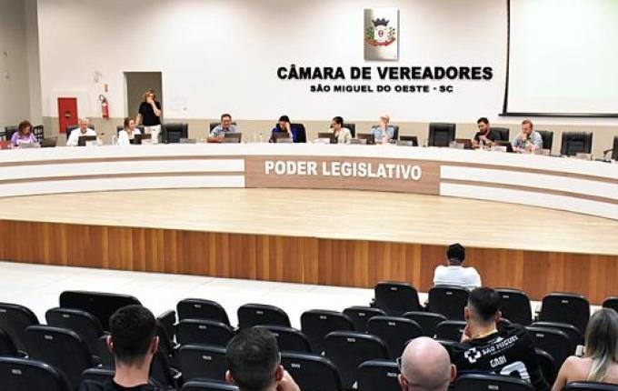 Câmara terá sessão extraordinária para votar reajuste dos servidores públicos em SMO