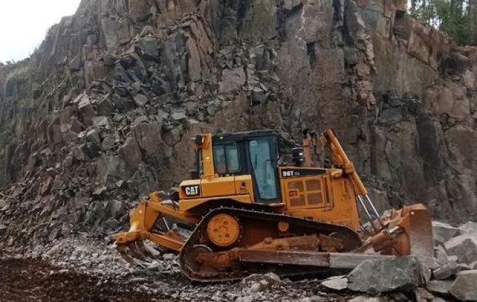 Detonação de rochas causa interdição na BR-163, em Guaraciaba