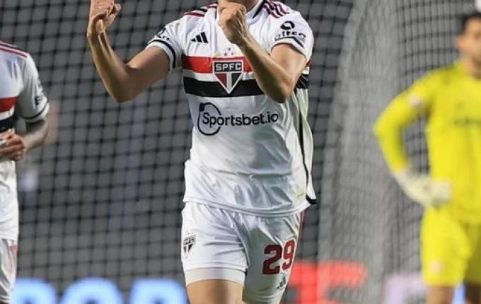 Inter faz jogo apático e perde para o São Paulo por 2 a 0 no Brasileirão