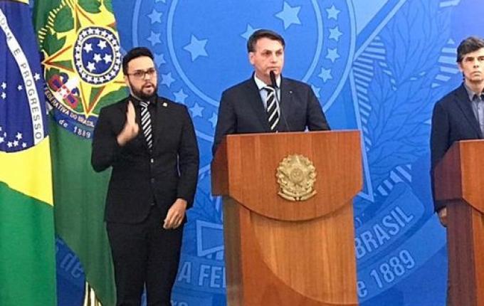 AO VIVO: Bolsonaro anuncia Nelson Teich como novo ministro da Saúde