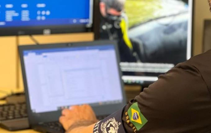 Polícia Federal realiza extradição de foragido da Justiça de Santa Catarina