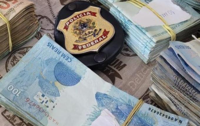 PF aprende reais, pesos e dólares de grupo contrabandista que atuava na região