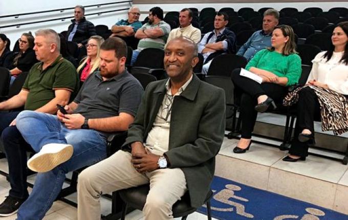 Em reunião com a Uvesc, vereadores da região debatem reativação de associação regional