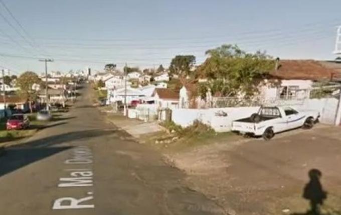 Menina chega da escola e encontra irmã de 9 anos morta dentro de casa