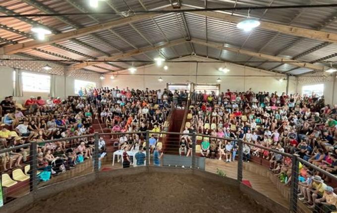 Desfile de cães tem presença de 30 animais na Faismo 2024