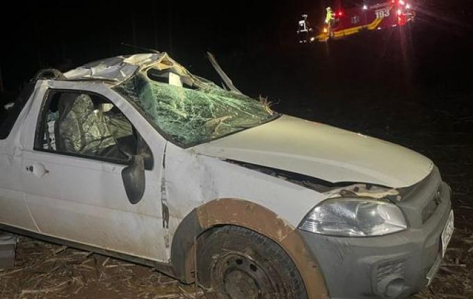 Idoso fica gravemente ferido em capotamento na SC-305 em Campo Erê