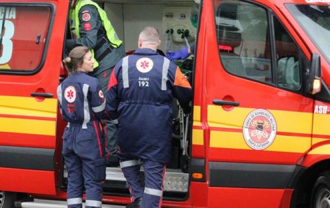 Pintor cai de 4 metros em São Miguel do Oeste e sofre suspeita de traumatismo craniano