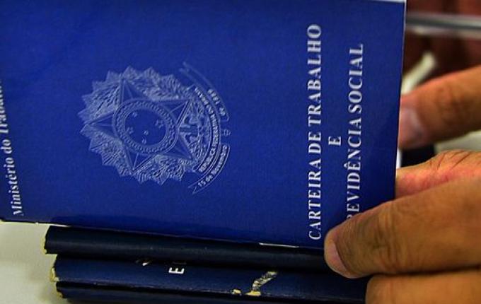 Brasil cria mais de 142 mil vagas com carteira assinada em julho