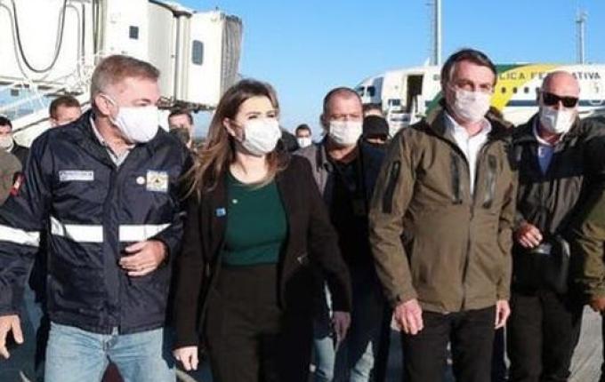 Bolsonaro com coronavírus coloca políticos de SC em isolamento