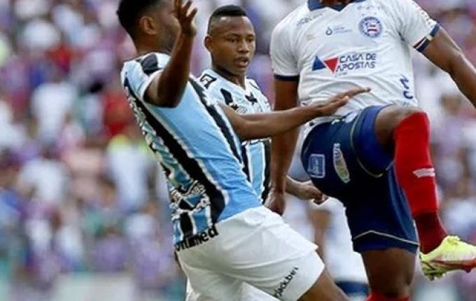 Diante de mais de 42 mil torcedores, Bahia e Grêmio empatam na Fonte Nova