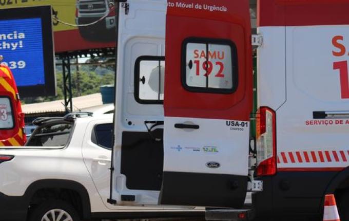 Acidente entre carro e moto deixa um ferido na Willy Barth, em SMO