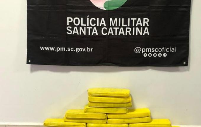 Jovem de 15 Anos é apreendido com 10 kg de maconha em ônibus usando identidade falsa