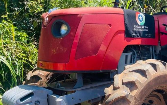 Trator furtado em São Miguel do Oeste é recuperado em Dionísio Cerqueira