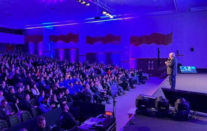 Com todos os ingressos vendidos, Summit Empresarial da CDL é sucesso