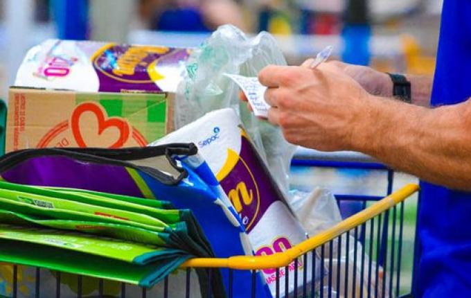 Intenção de consumo avança, com destaque para renda atual