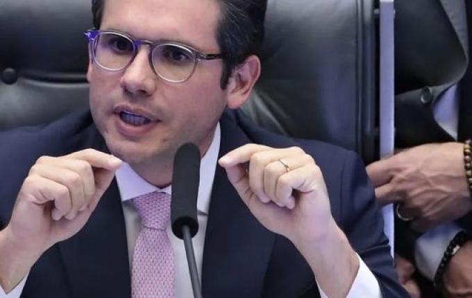 Hugo nega negociação de contrapartida com oposição e fala em “providências”