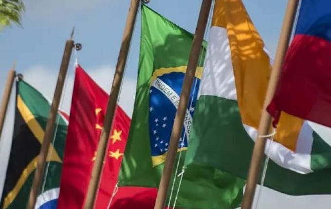 Presidente da Argentina anuncia que não participará do Brics