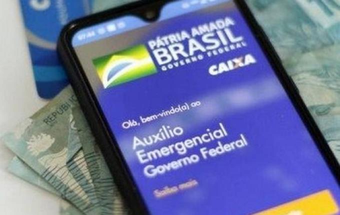 Governo vai aceitar pagar mais duas parcelas de R$ 600 do auxílio emergencial