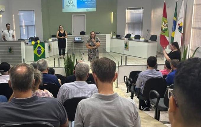 Audiência reúne comunidade para debater elaboração do Plano Diretor em Campo Erê