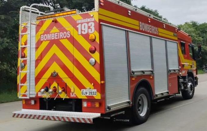 Mulher morre em acidente entre dois carros na BR-163