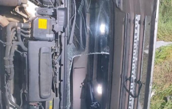 Motorista tem perna esmagada em capotamento na SC-157