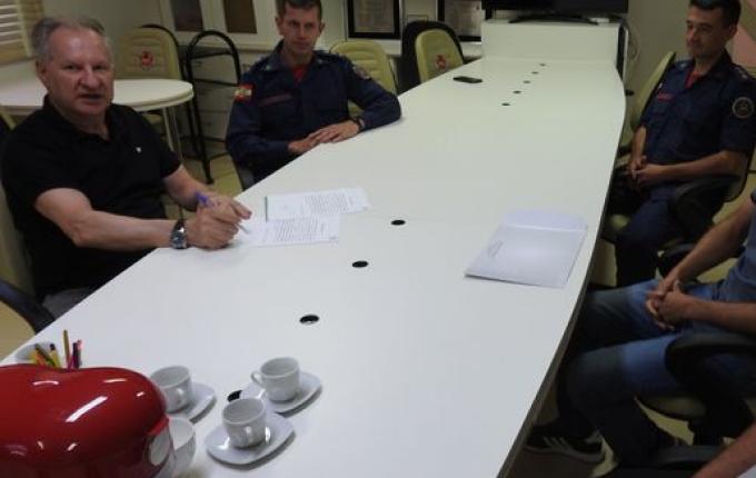 Trevisan entrega Ordem de Serviço para obras no 12º BBM