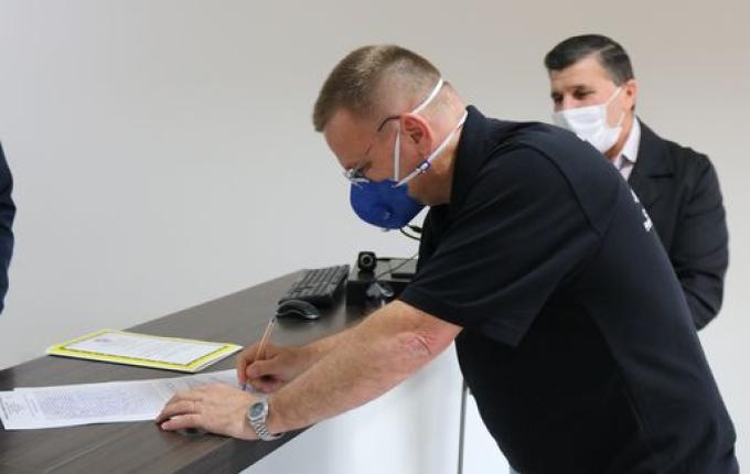 Oficializado repasse da área pública de linha Laranjeiras para Iporã do Oeste