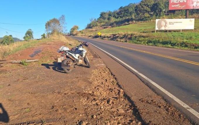 Colisão entre carro e moto deixa homem ferido na SC-386, em Mondaí