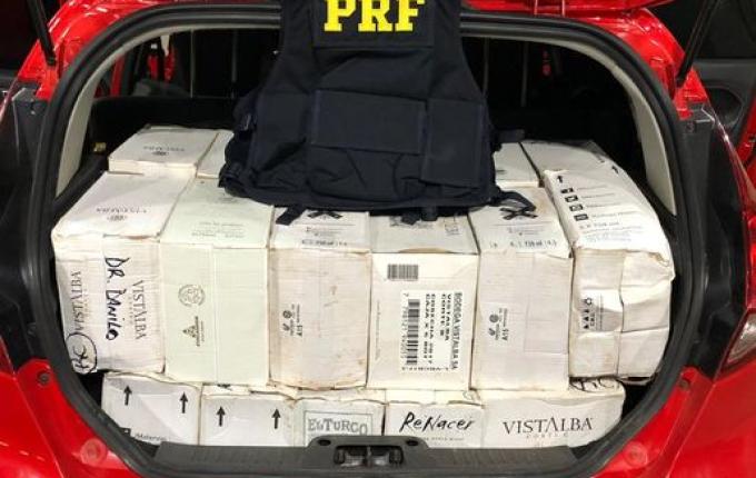 PRF apreende 80 caixas de vinho contrabandeados em Guaraciaba