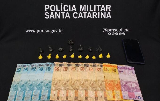 Adolescente atravessa rio a nado e é apreendido com drogas em Itapiranga
