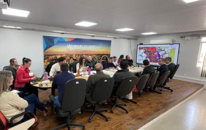 Comissão avança no processo de revisão do plano diretor em SMO