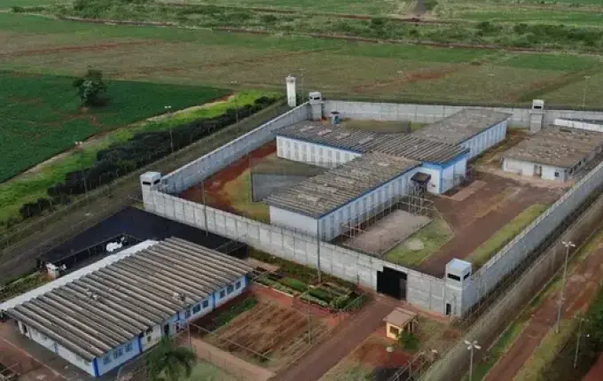 Preso foge de penitenciária de segurança máxima horas após inauguração