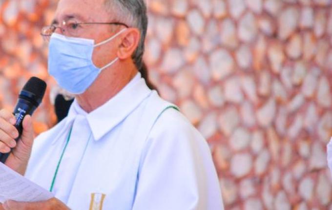Padre Ivo celebra Missa de Natal e convida fiéis a “olhar para Jesus”