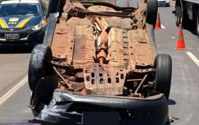 Mulher morre em capotamento de veículo em Chapecó