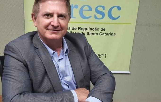 João Grando é reeleito presidente da Aresc e reforça papel da regulação