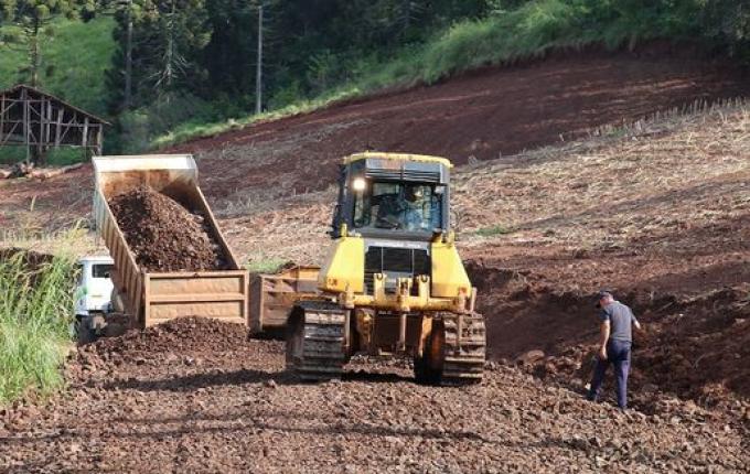 Agricultura de Iporã do Oeste lança novo subsídio para serviços de máquinas