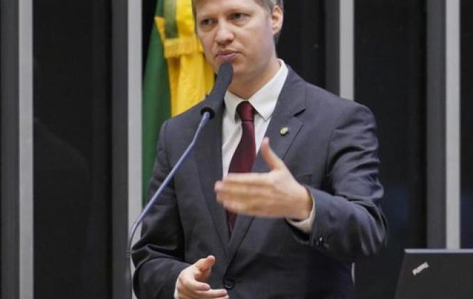 Deputado quer CPI para investigar abuso de autoridade de ministros do STF e do TSE