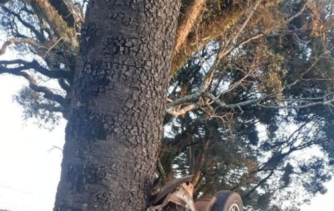 Acidente na SC-305 deixa duas pessoas feridas