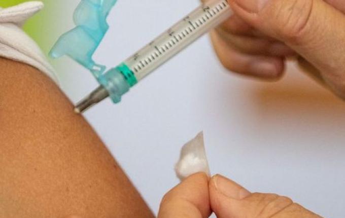 Brasil atingiu em 2021 menor cobertura vacinal em 20 anos