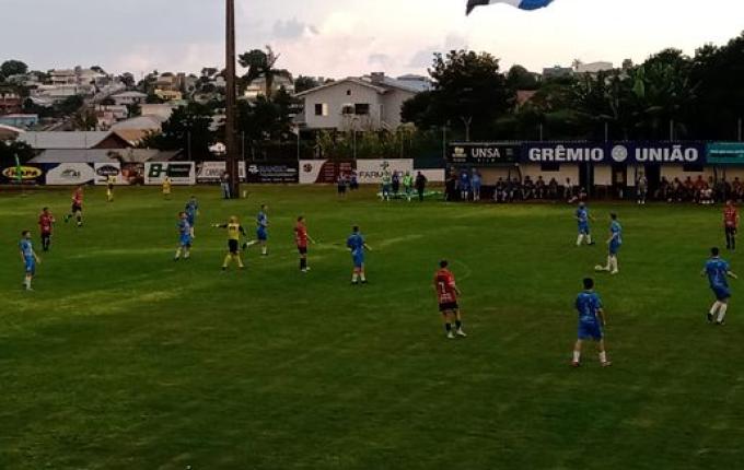 Em jogo equilibrado, Grêmio União e Cometa empatam em 0x0