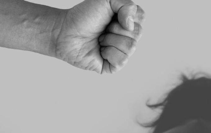 Novas leis brasileiras vão combater violência e ampliar direitos da mulher