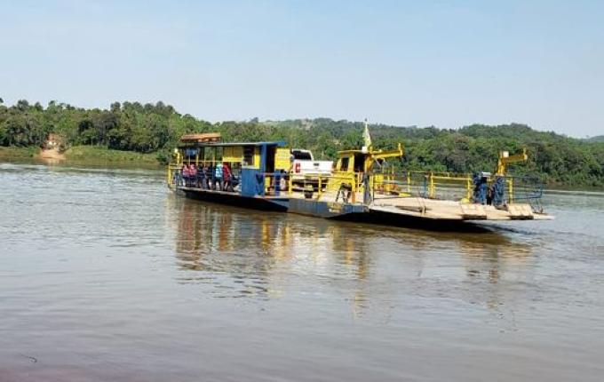 Travessia da barca sobre o Rio Uruguai em Mondaí volta a registrar maior movimentação